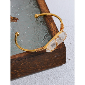 Bracelete Aberto com Quartzo Natural Banhado a Ouro 18K